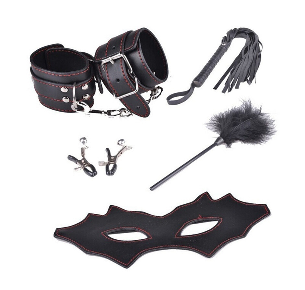 Набор: маска, оковы, плеть, щекоталка, зажимы для сосков