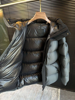 Пуховик Moncler