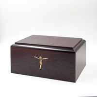 Урна для праха "Реквием M" красное дерево с декором Распятие