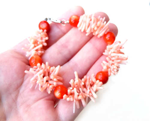 браслет из коралла (б-0617)