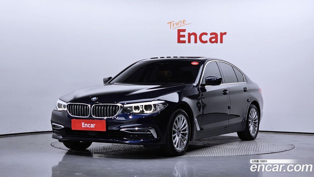 BMW 5 Series (G30) 520i Luxury (04.2020)