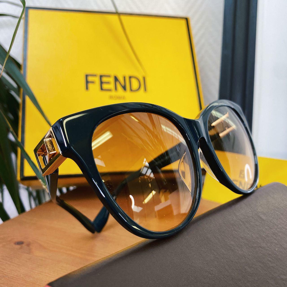 Солнцезащитные очки