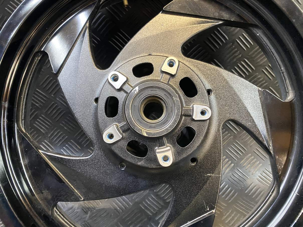 Колесо переднее Suzuki M109R 053443