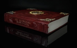 Набор "Рыбалка" подарочный в футляре: книга с бронзовыми накладками "Жизнь и ловля пресноводных рыб" с бокалами для коньяка