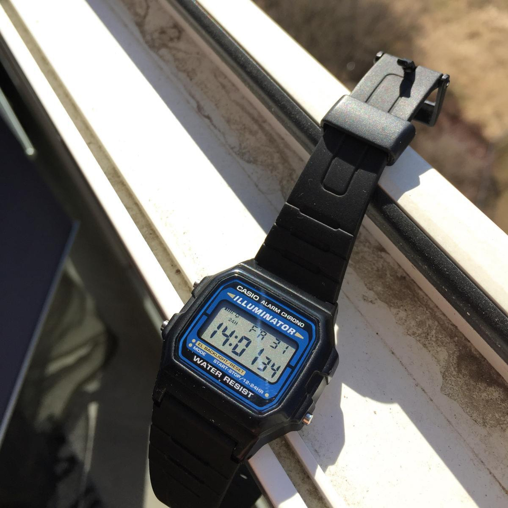 Часы CASIO F-105W-1A
