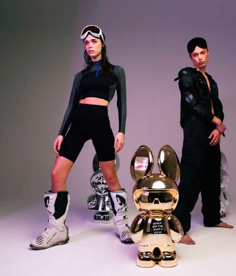 iMALE, ароматизированная скульптура NFT-NOT FAKE ART хромированное золото 75 см, Mr&Mrs Fragrance