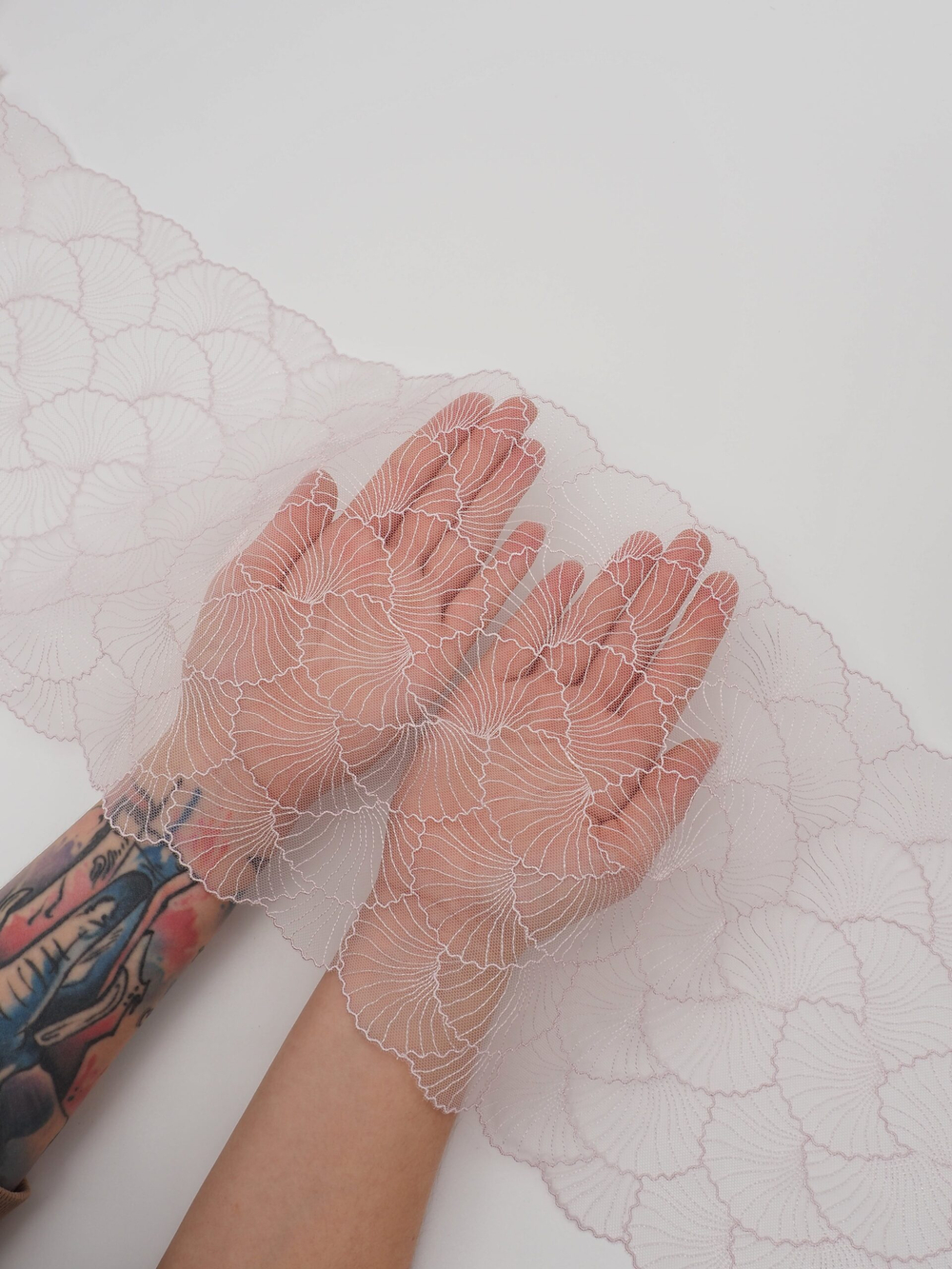 Вышивка на сетке светлая пудра неэластичная ширина 23 см ОТРЕЗ 2 м