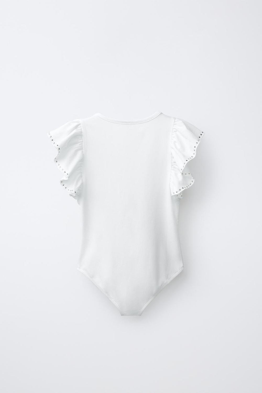 ZARA БОДИ С ВОЛАНОМ И ЗАКЛЕПКАМИ ИЗ МОДАЛА, БЕЛЫЙ