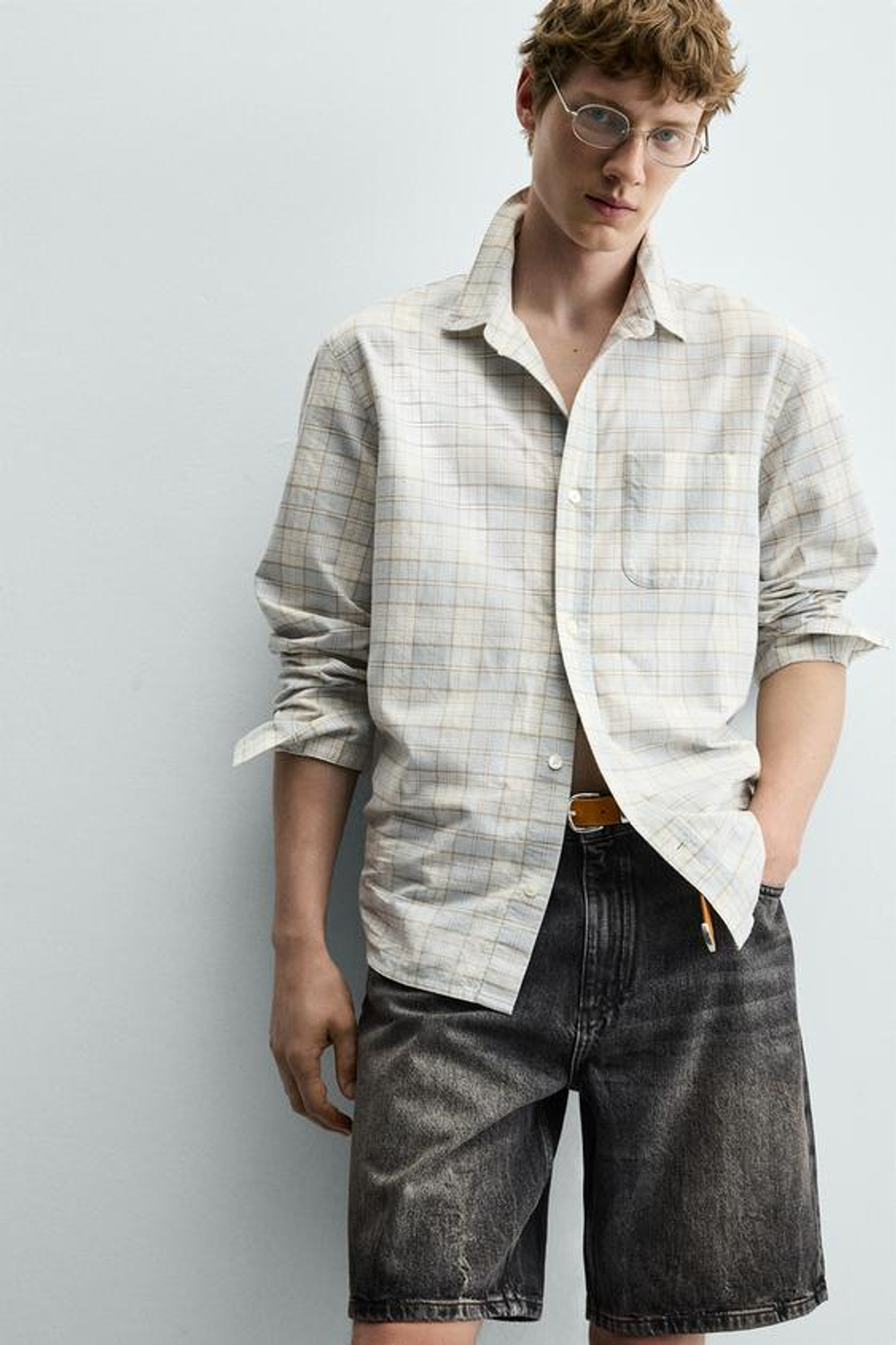 ZARA ДЖИНСОВЫЕ ШОРТЫ RELAXED FIT, ТЕМНО-СЕРЫЙ