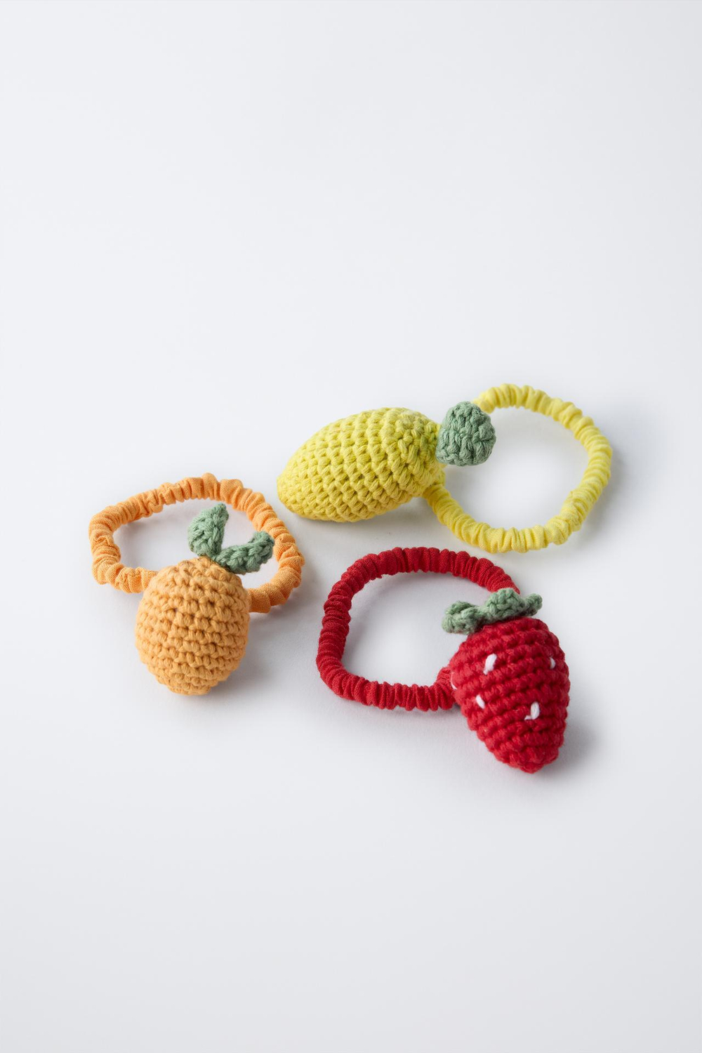 ZARA НАБОР ИЗ 3 РЕЗИНОК ДЛЯ ВОЛОС ИЗ КРУЖЕВА КРОШЕ, КРАСНЫЙ