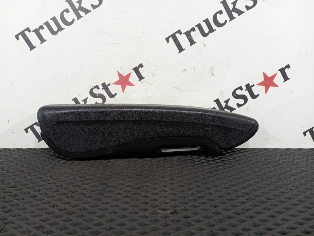 Подлокотник водительского сиденья правый