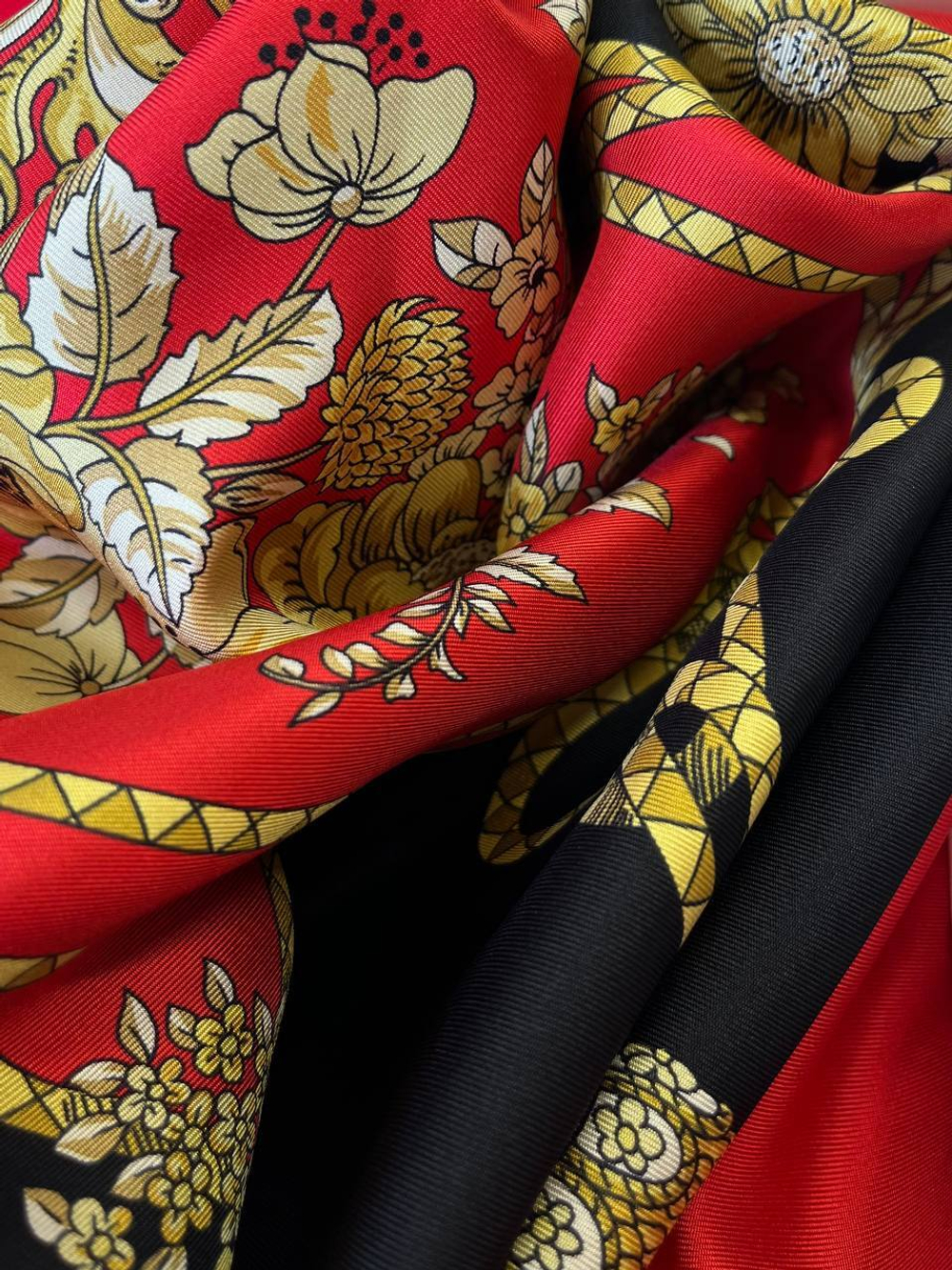 Купон для платка шелк твил Gucci красно-черный с желтым дизайнерским принтом