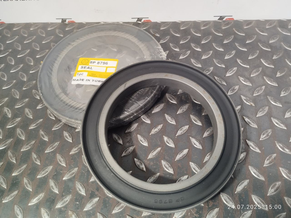 Сальник 8P-8796