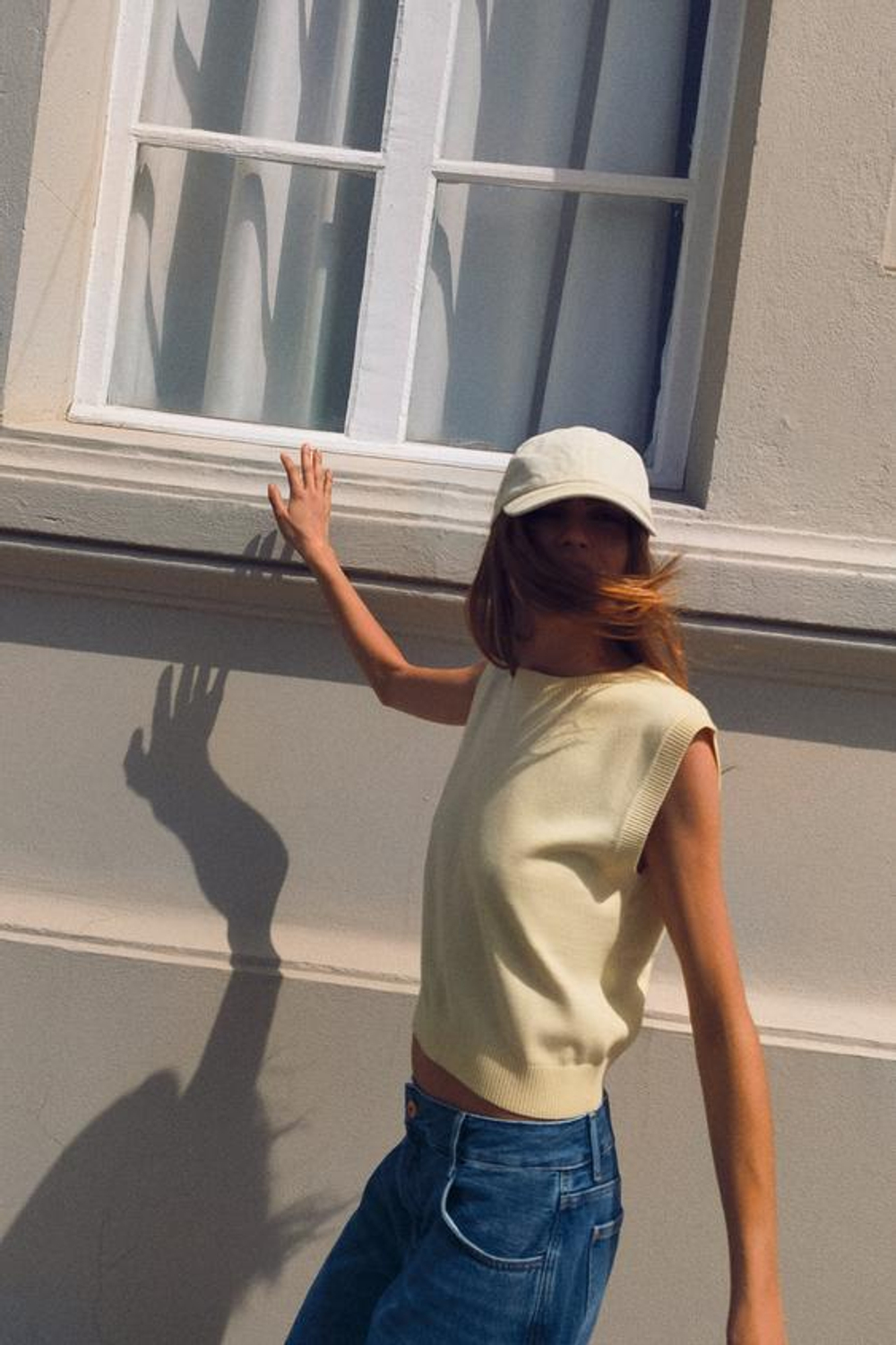 ZARA ОДНОТОННЫЙ ТРИКОТАЖНЫЙ ТОП БЕЗ РУКАВОВ, СВЕТЛО-ЖЕЛТЫЙ