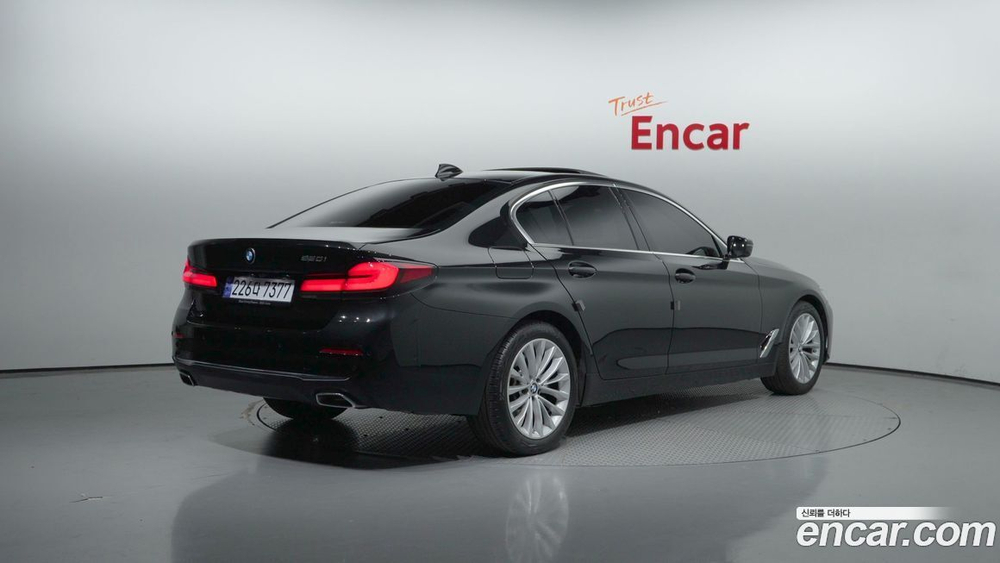 BMW 5 Series (G30) 520i Luxury (11.2022)