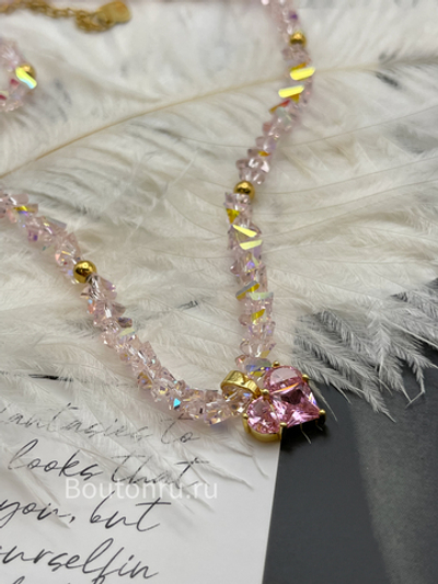 Колье-чокер розовое с подвеской в форме сердца