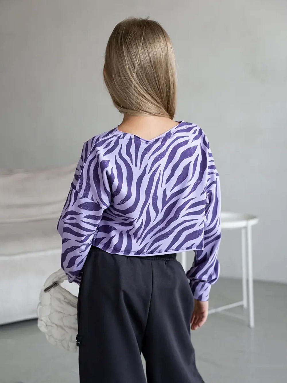 Лонгслив для девочки укороченный, зебра