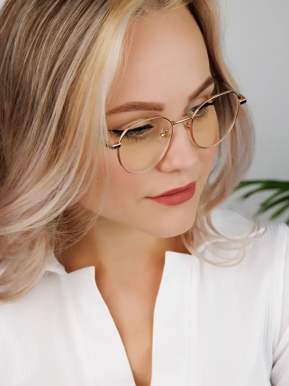 Прозрачные имиджевые компьютерные очки