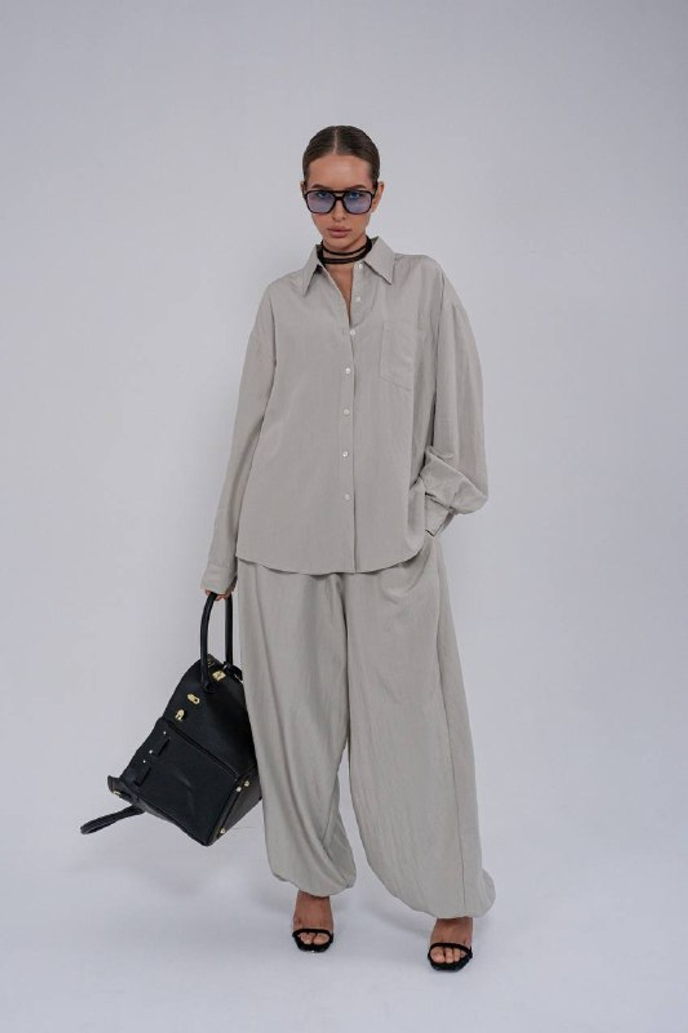 Костюм из тенсела с брюками аладинами.