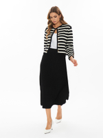 Женский трикотажный жакет в полоску на пуговицах