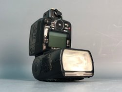 Nikon Speedlight SB-700