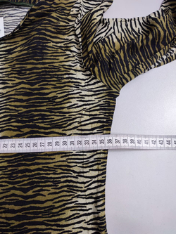 Джемпер с анималистичным принтом 42-44 размер