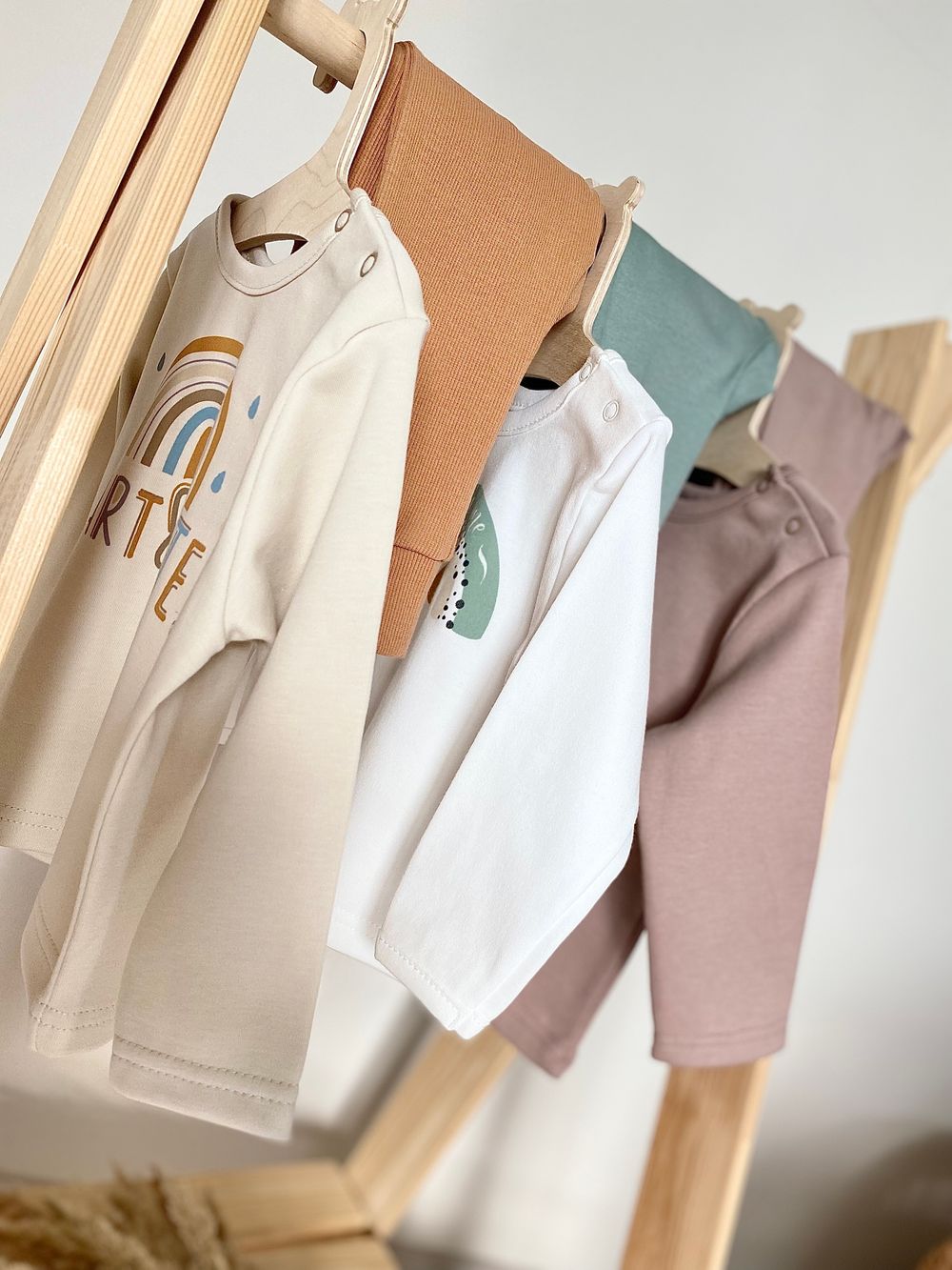 Комплект (штанишки + кофточка)