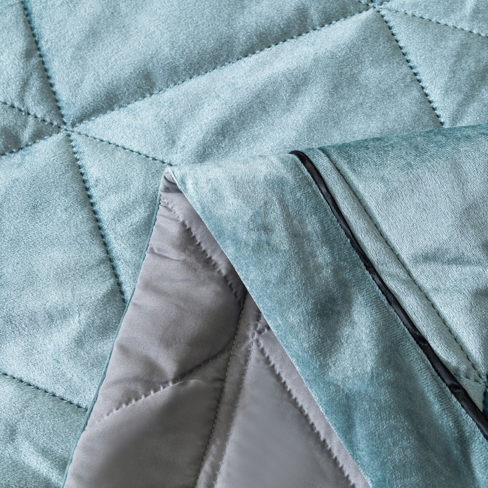 Велюровое покрывало в клетку с наволочками OVL040