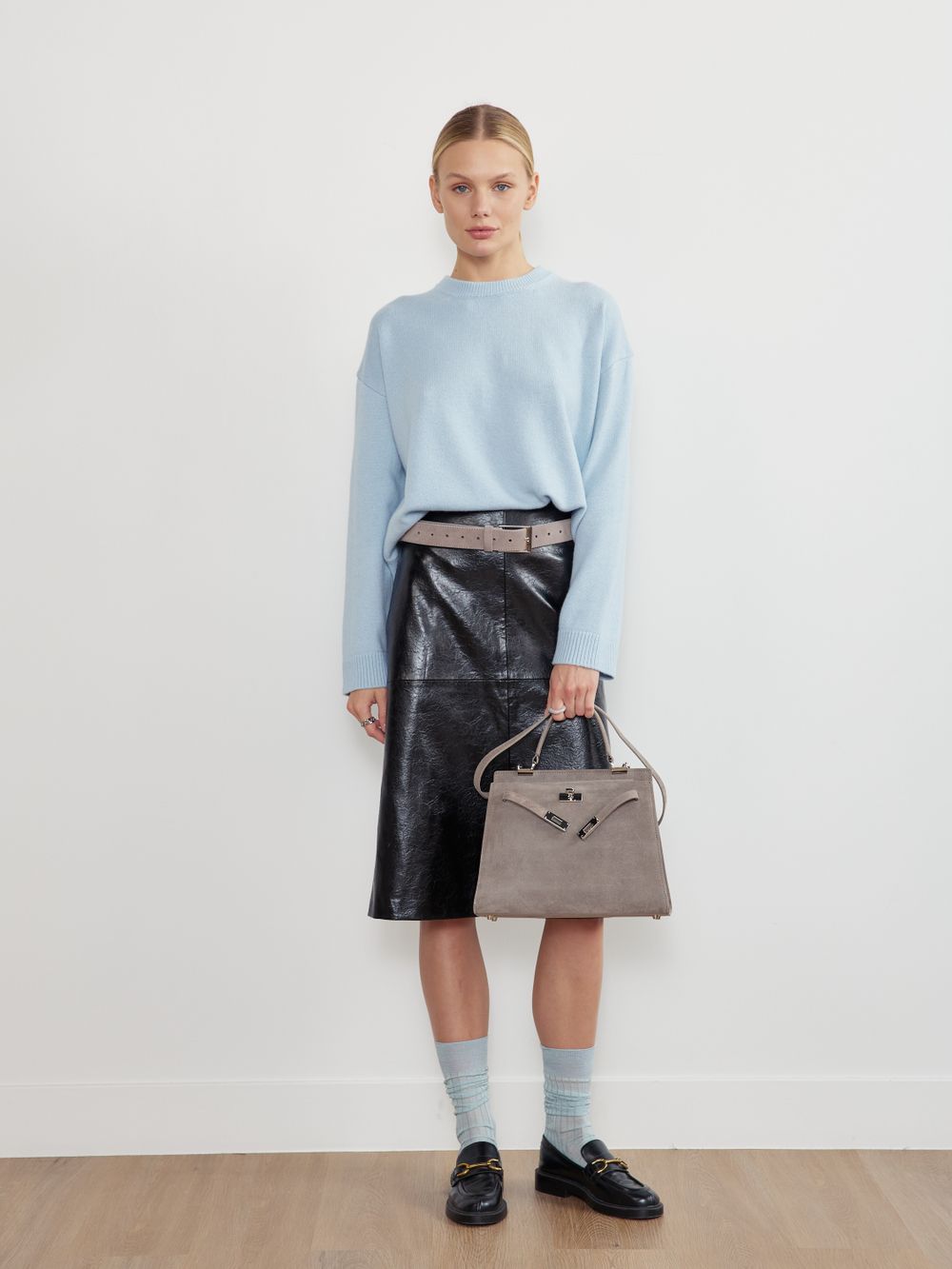 БАЗОВЫЙ РЕМЕНЬ ЗАМША СЕРЫЙ