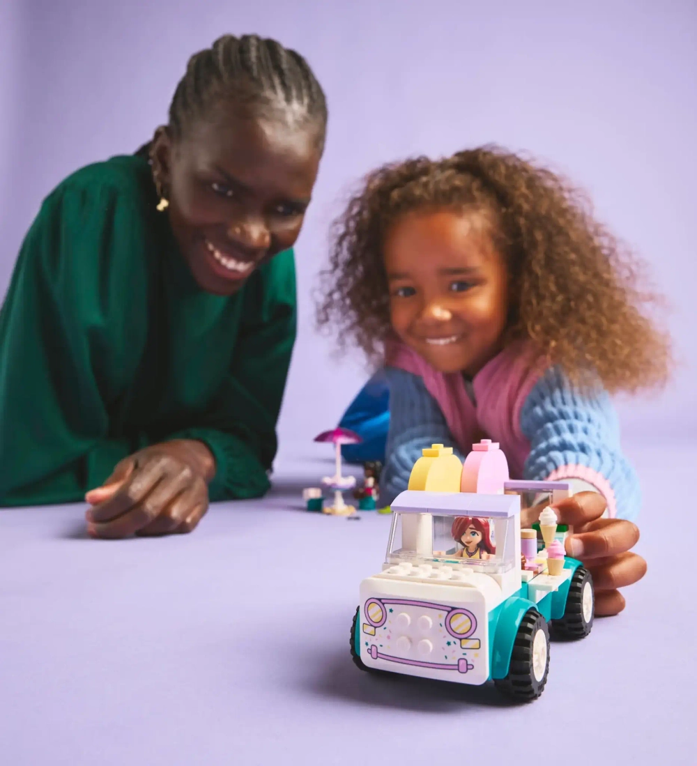 Конструктор LEGO Friends 42644 Грузовик с мороженым в Хартлейк-сити