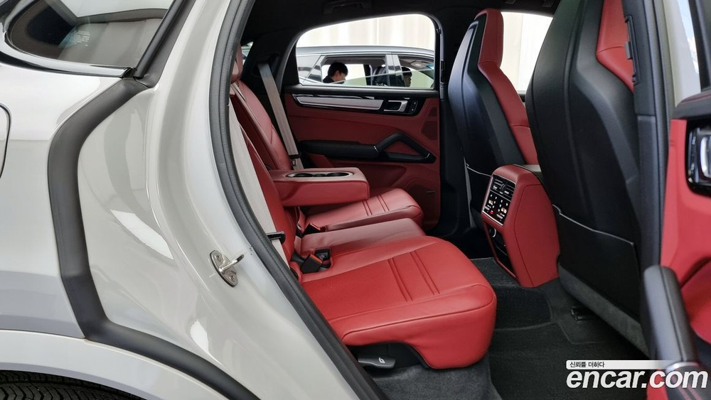 Porsche Cayenne (PO536) 3.0 Platinum Editions (08.2022)