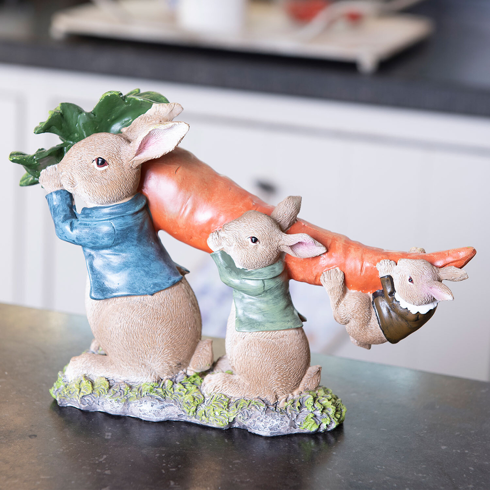 Декоративная фигура "Кролики с морковкой"