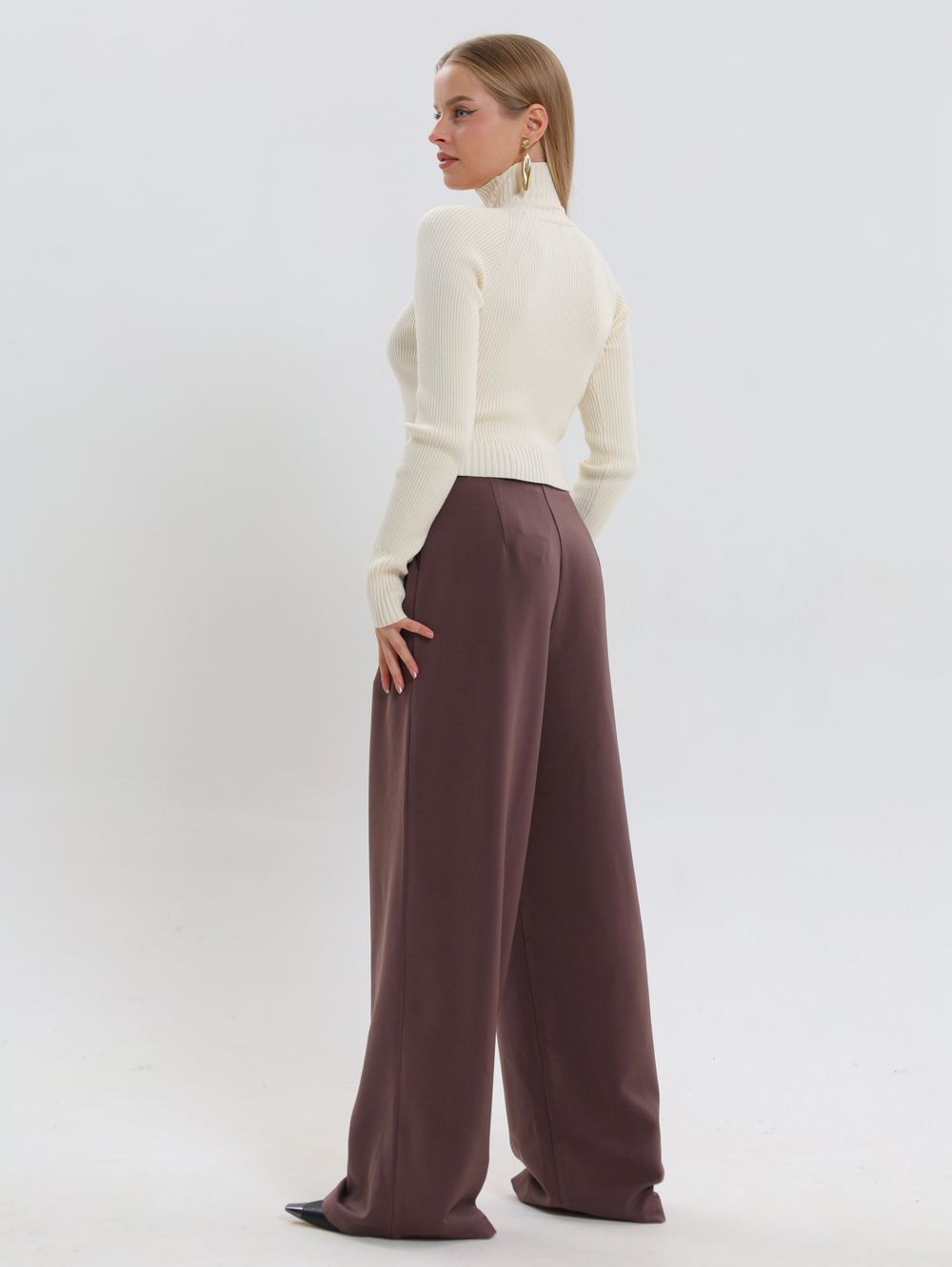 Лонгслив с двумя плечами