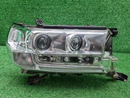 Фара правая Land Cruiser 200 (2015-2021) LED