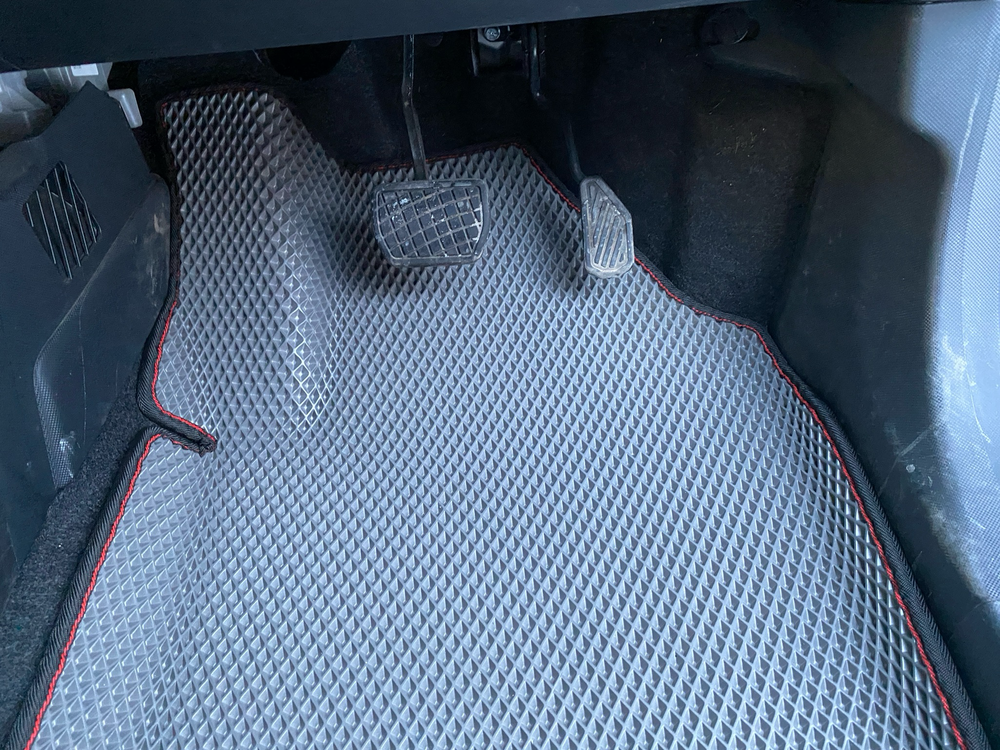 Toyota Raize 1 поколение (11.2019 - ) правый руль