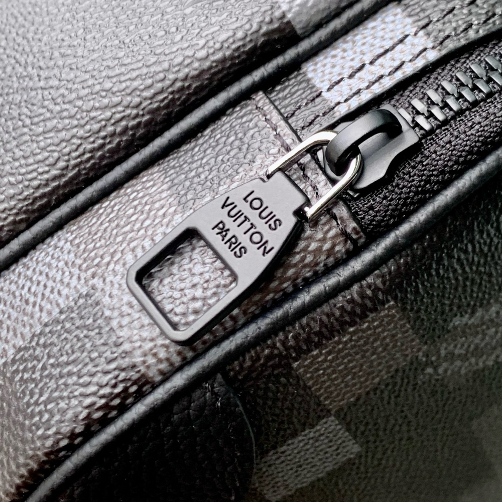 Louis Vuitton Nil Bag