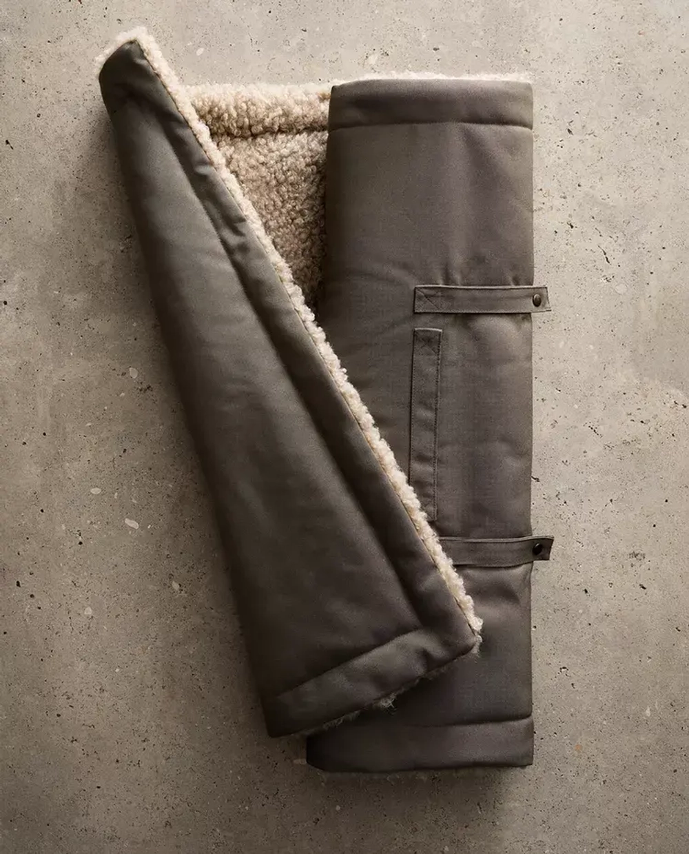 ZARA HOME КОВРИК ДЛЯ ДОМАШНИХ ЖИВОТНЫХ В ПОЛОСКУ, ХАКИ