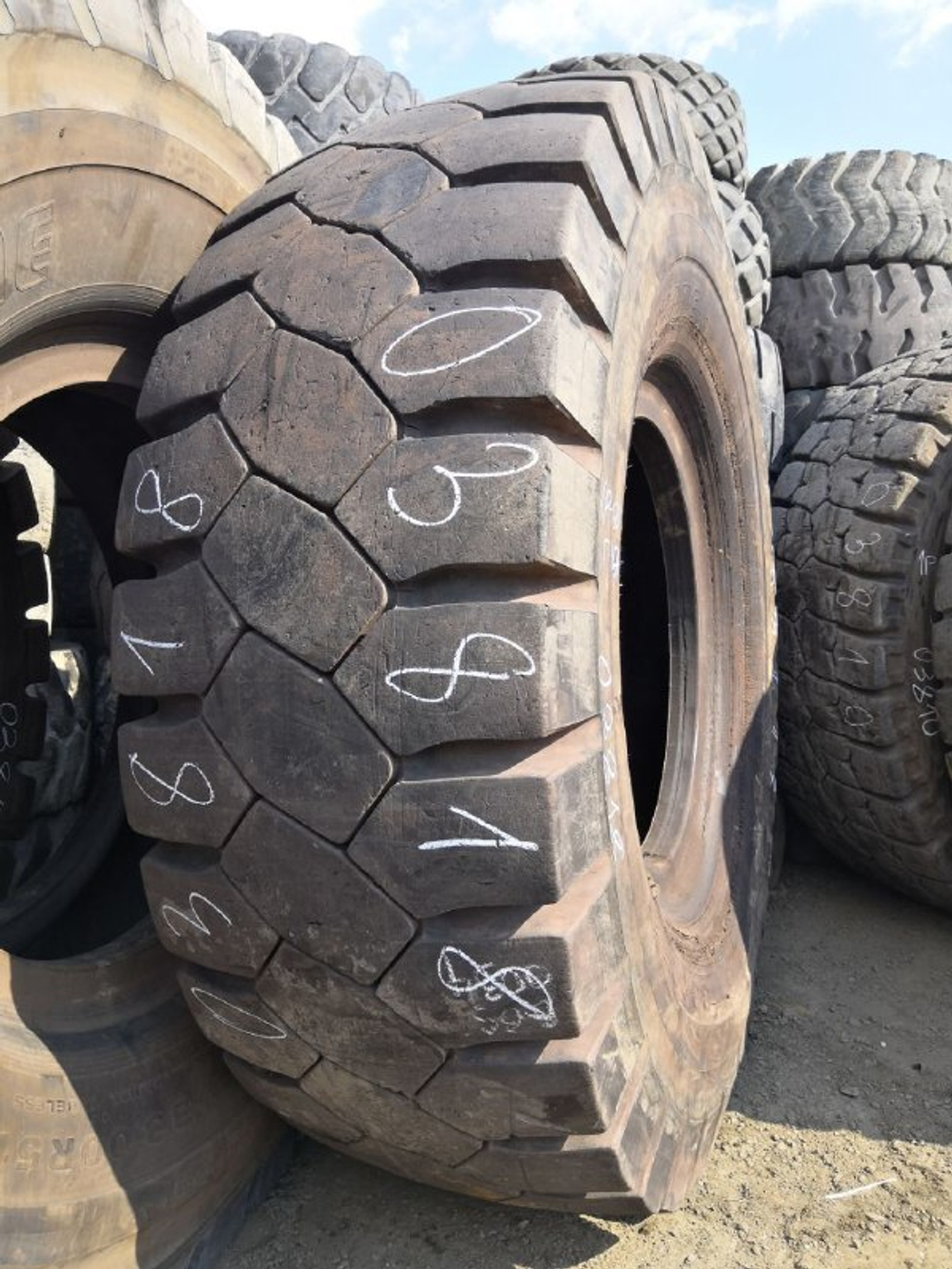 33.00R51 Bridgestone VRDP шина б/у
