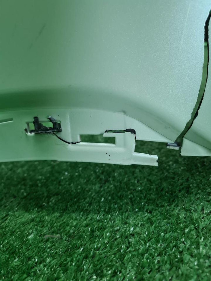 Бампер передний Toyota Land Cruiser 300 (21-нв)