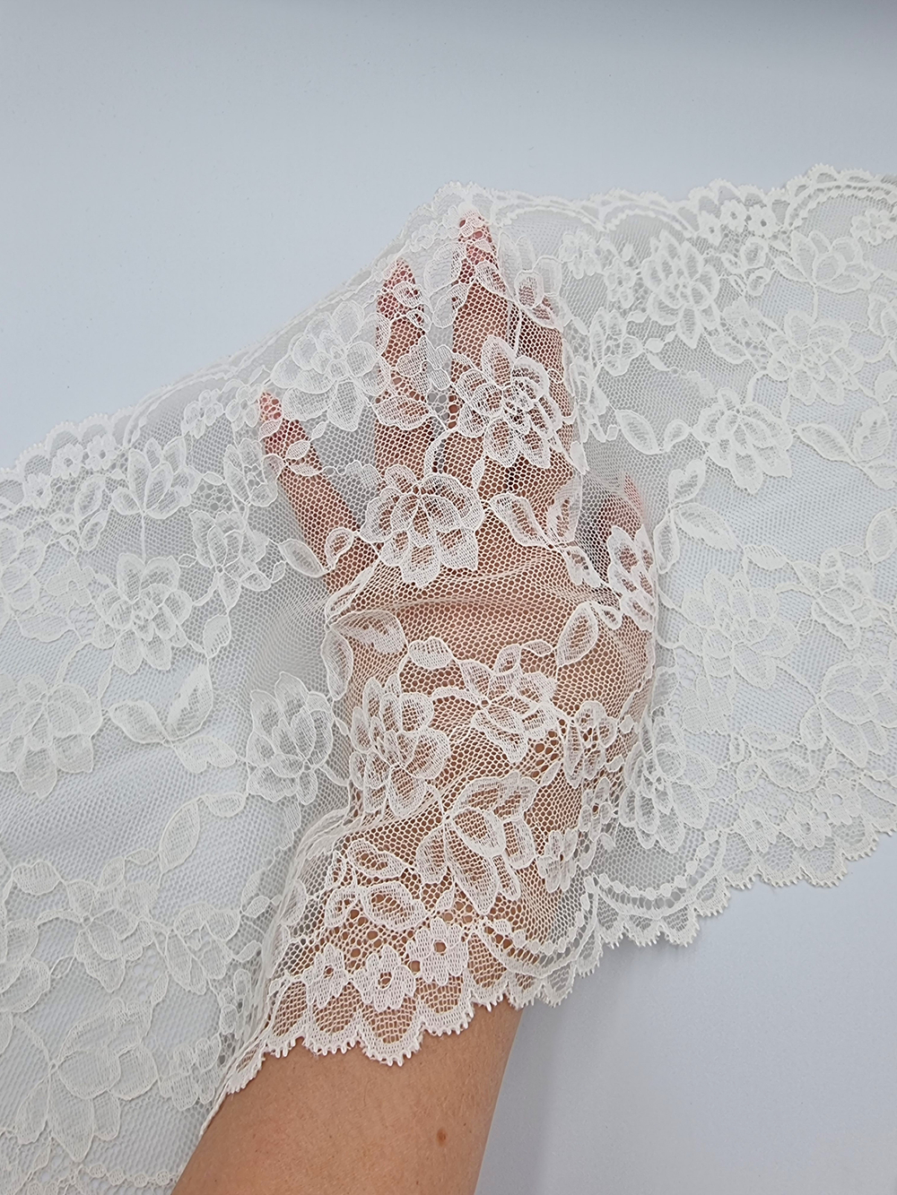 Кружево эластичное кремовое КС150 (21,5 см)