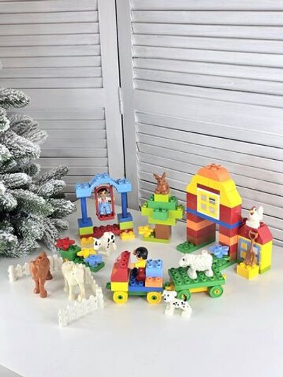 Конструктор блочный 100 деталей со столиком (100816232)