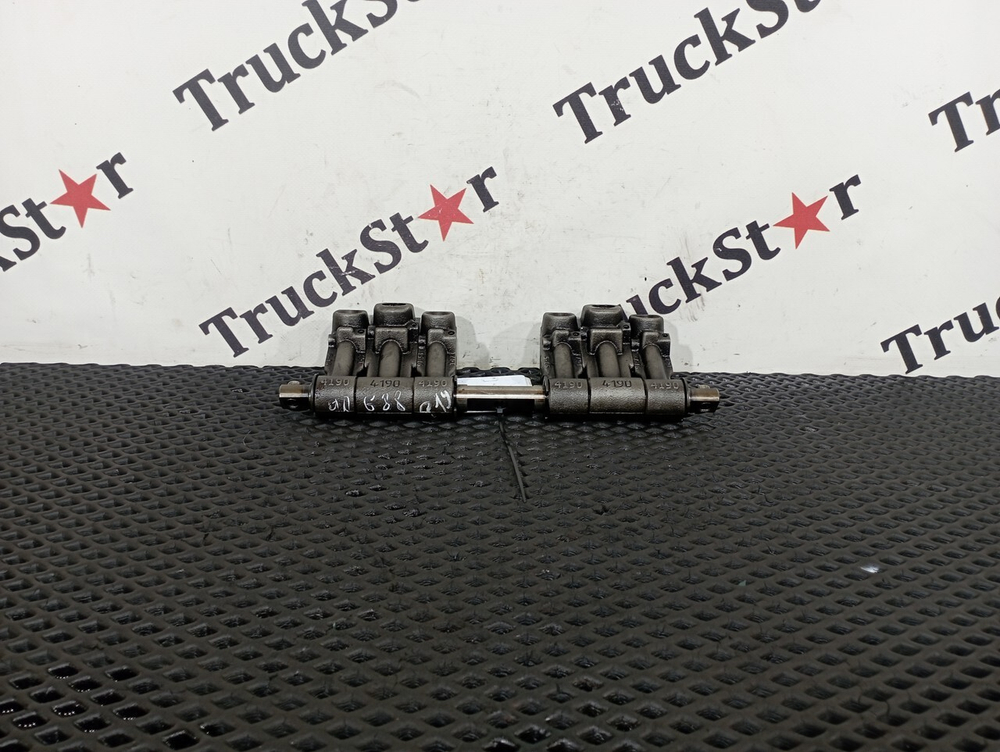 Вал рокеров в сборе 2017г