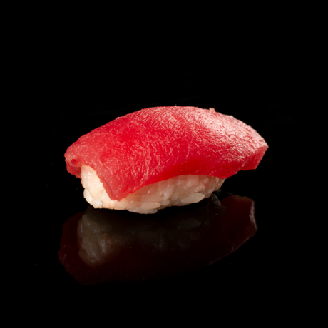 Суши с тунцом