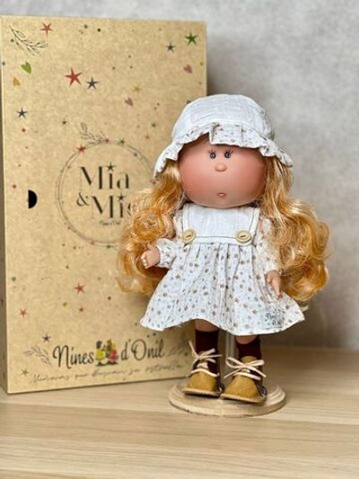 Кукла Nines виниловая 30см MIA CASE (3402A)