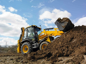 Навесное для экскаваторов-погрузчиков: виды, применение и практические советы