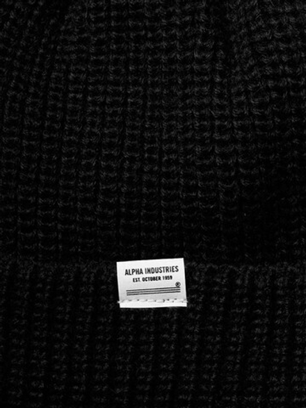 Шапка - Alpha Essential Watch Cap (black - черная)