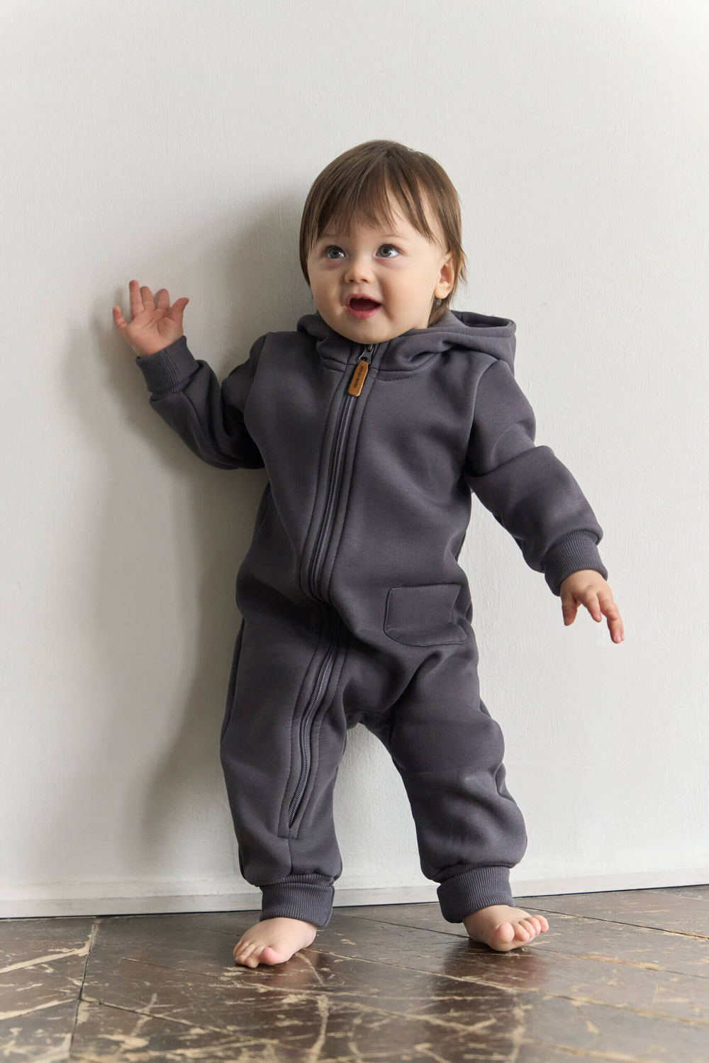 Комбинезон утепленный с капюшоном графит