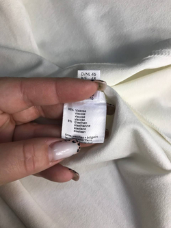 Блузка приятная к телу, маркировка 46, визуально на 52 размер