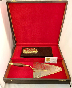 Подарок строителю "Мастерок" на долерите с фианитами