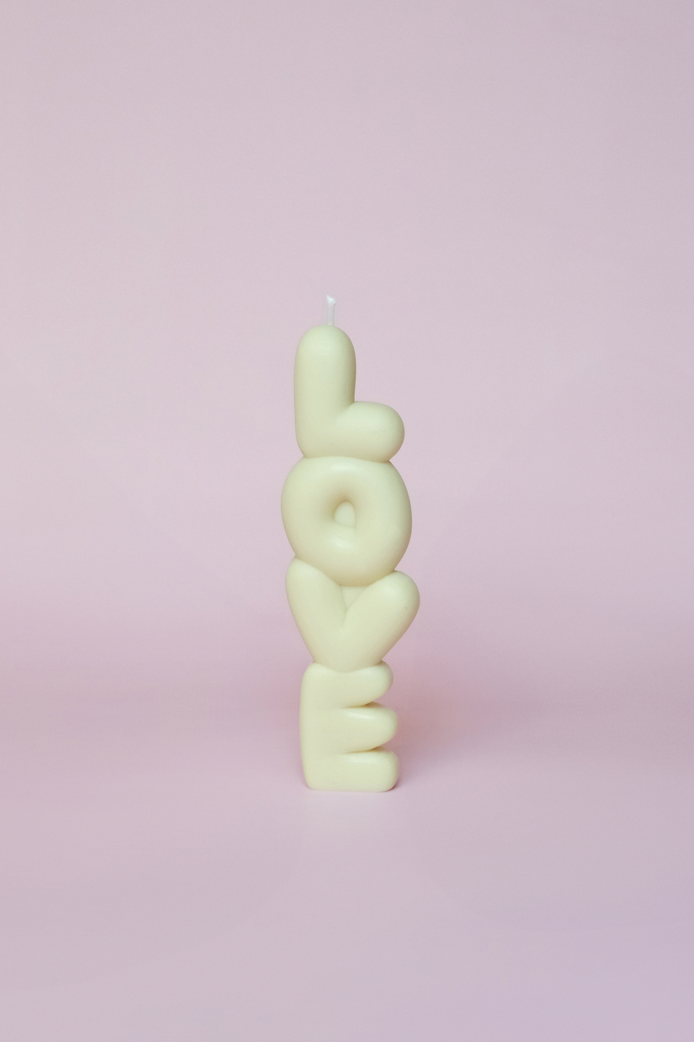 Свеча "Love" белая